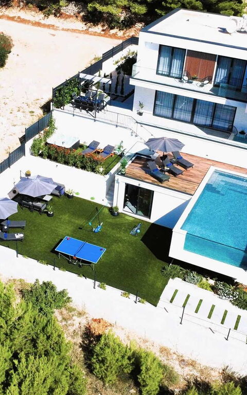 Villa Nikta: Buitenkanten