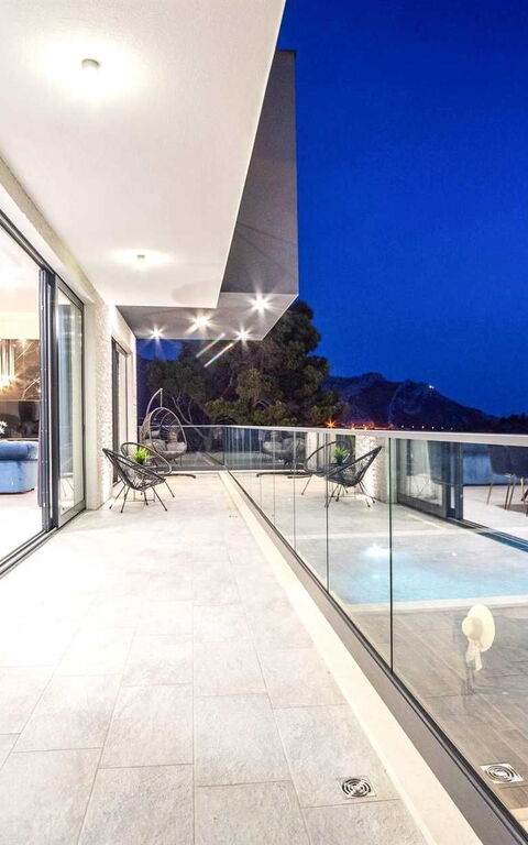 Villa Nikta: Balkon / terras / patio, Buitenshuis, zwembad