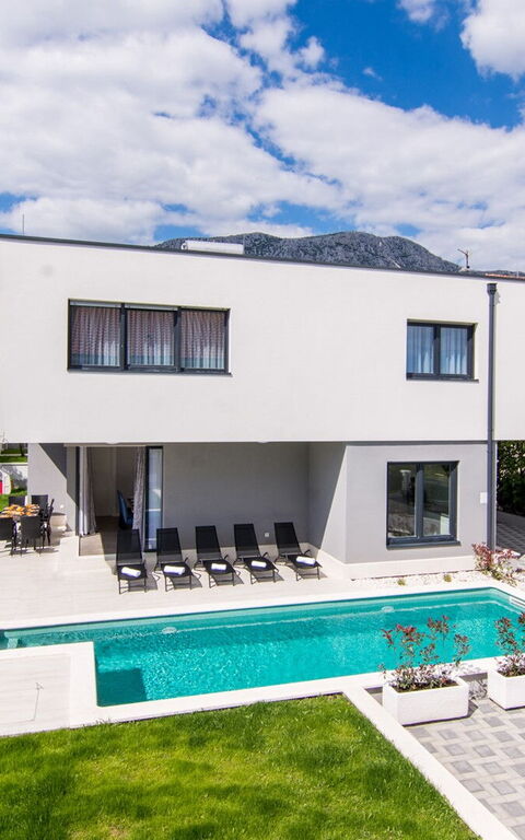 Villa Orvas 190: Balkon / terras / patio, Buitenkanten, Buitenshuis, Tuin, zwembad