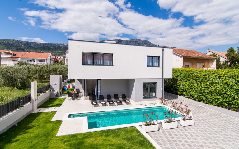 Villa Orvas 190: Balkon / terras / patio, Buitenkanten, Buitenshuis, Tuin, zwembad