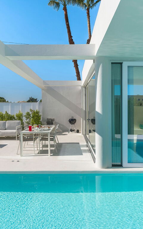 Villa Gadir: Buitenkanten, Buitenshuis, zwembad