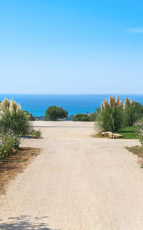 Gelso Bianco: Buitenkanten, Buitenshuis, Keer bekeken