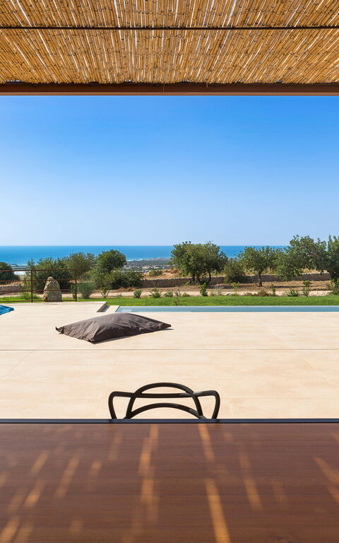 Gelso Bianco: Buitenkanten, Buitenshuis, Keer bekeken