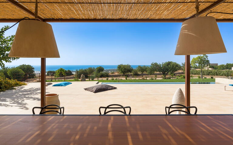 Gelso Bianco: Buitenkanten, Buitenshuis, Keer bekeken