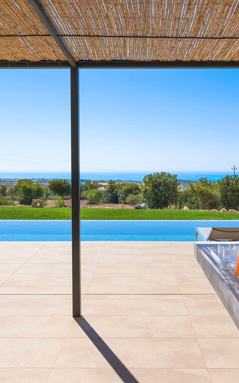 Villa Passo Salina: Balkon / terras / patio, zwembad