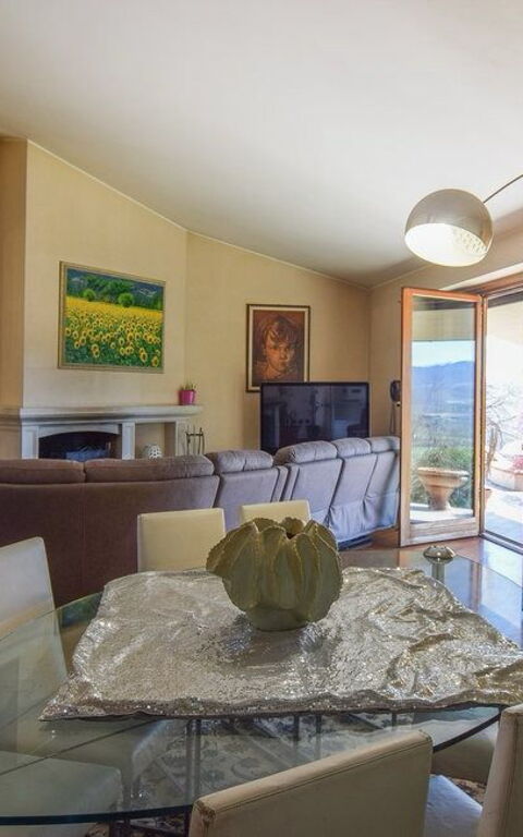 Villa Paradiso: Lunchroom, Woonkamer