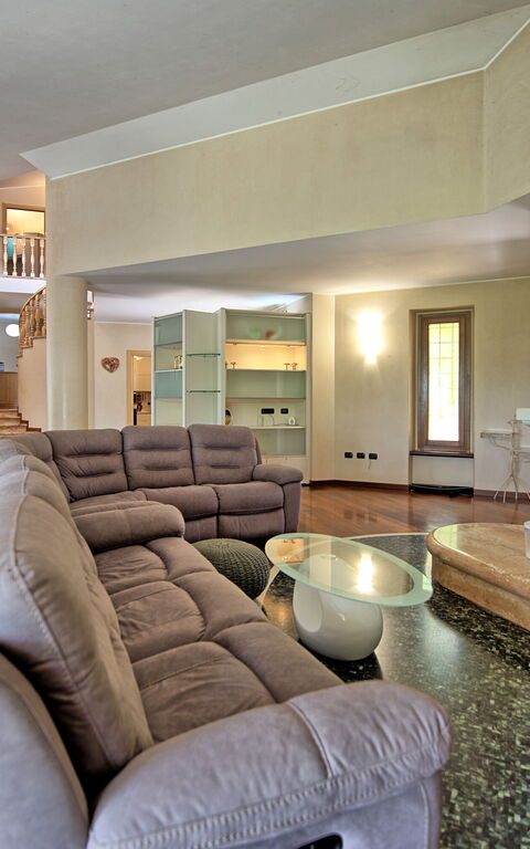 Villa Paradiso: Lunchroom, Woonkamer