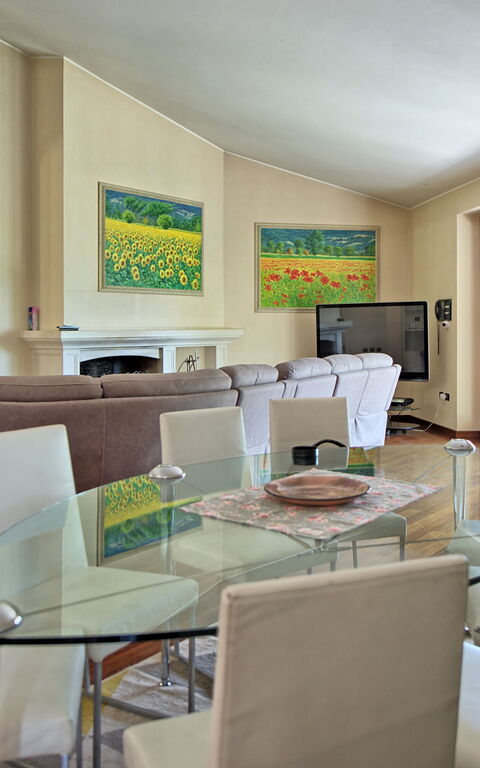 Villa Paradiso: Lunchroom, Woonkamer