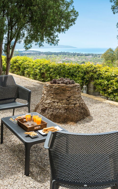 Villa Giuffrè: Balkon / terras / patio, Buitenkanten, Buitenshuis, Keer bekeken