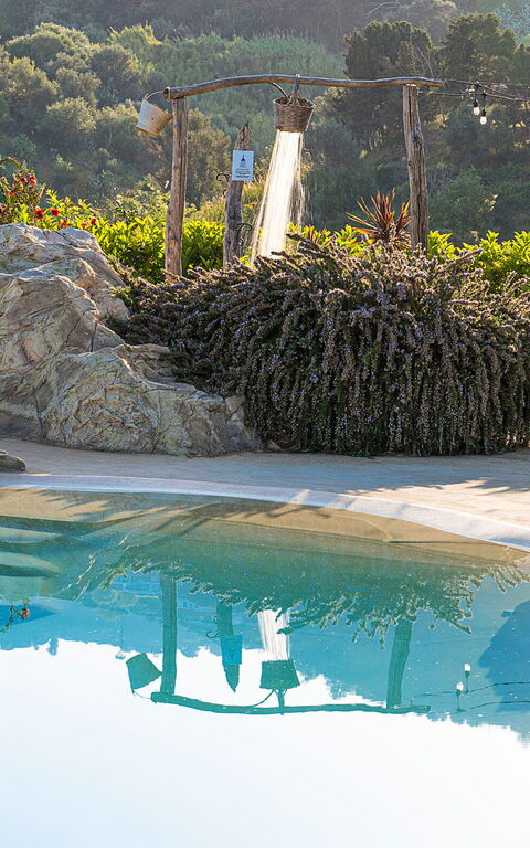 Villa Giuffrè: Buitenkanten, Buitenshuis, zwembad