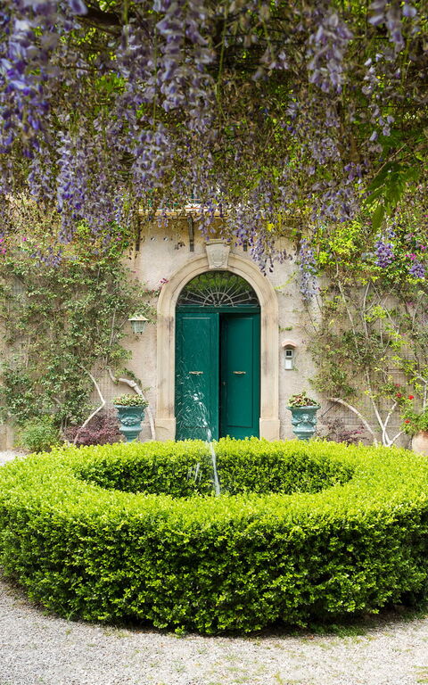 Villa Giuffrè: Buitenkanten, Buitenshuis