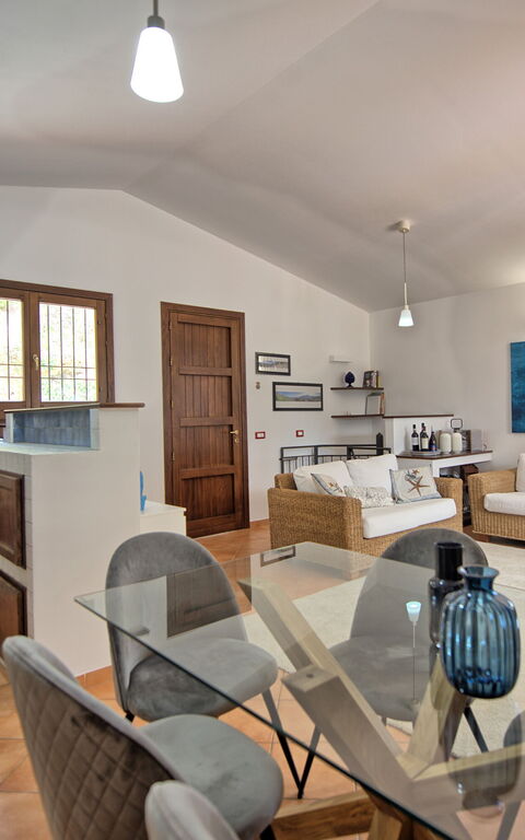 Villa Petra: Keuken, Lunchroom, Woonkamer