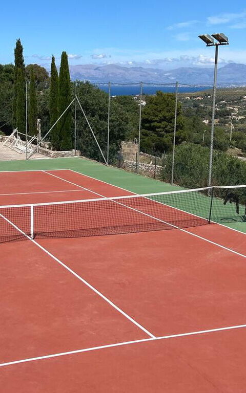 Villa Petra: Activiteiten, Buitenshuis