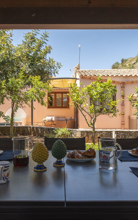 Villa Petra: Buitenshuis