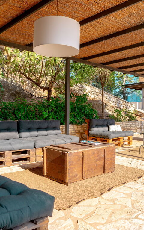 Villa Petra: Buitenkanten, Buitenshuis, Tuin