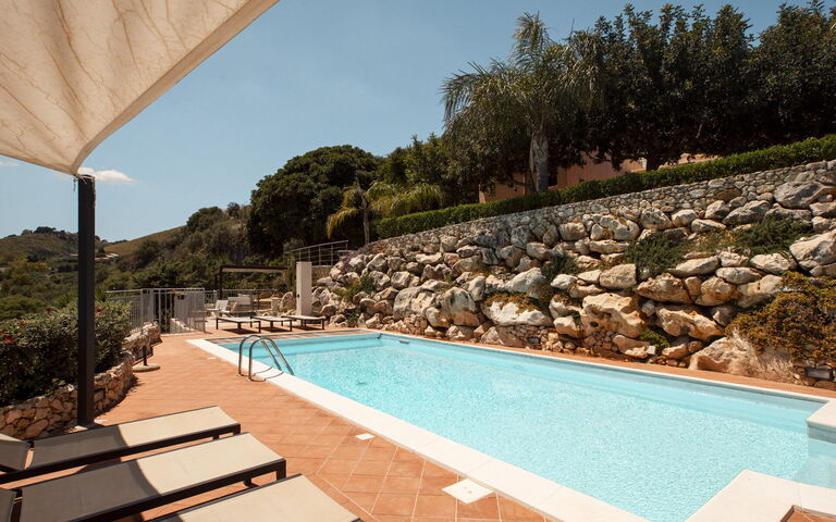 Villa Petra: Buitenshuis