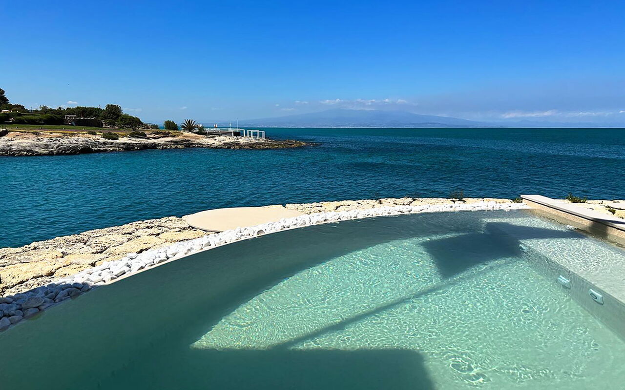 Villa Il Faro: bubbelbad, Buitenkanten, Buitenshuis, Keer bekeken, zwembad