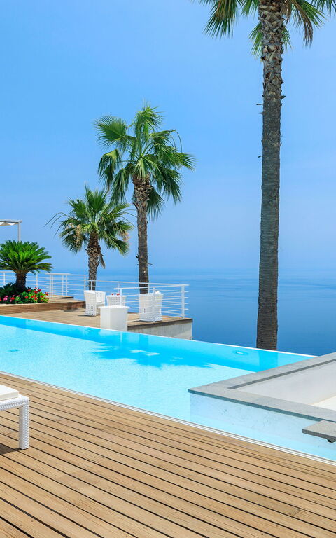 Villa Elysium: Buitenkanten, Buitenshuis, Keer bekeken, zwembad