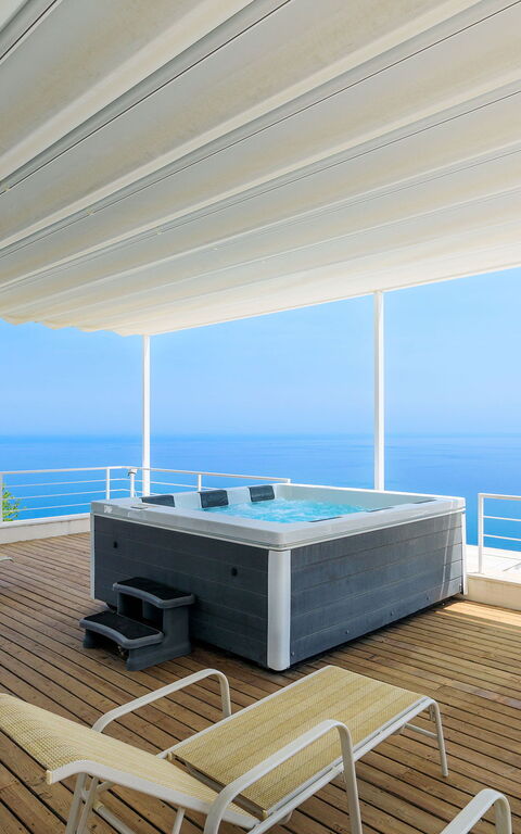 Villa Elysium: Buitenkanten, Buitenshuis, Keer bekeken