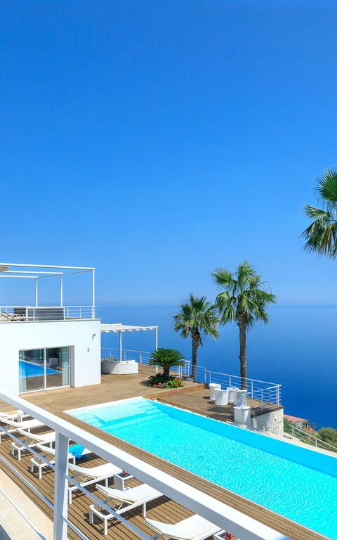 Villa Elysium: Buitenkanten, Buitenshuis, Keer bekeken, zwembad