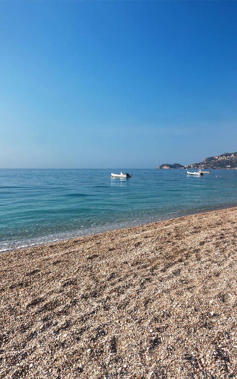 Villa Bellasia: Buitenkanten, Buitenshuis