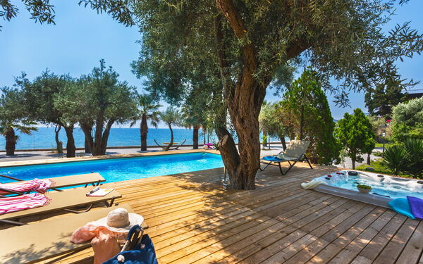 Villa Bellasia: Buitenkanten, Buitenshuis, Keer bekeken, zwembad