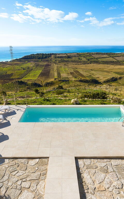 Villa Giglio Di Mare: Buitenkanten, Buitenshuis, Keer bekeken, zwembad
