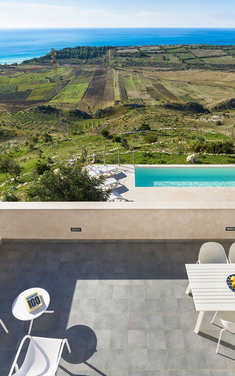 Villa Giglio Di Mare: Buitenkanten, Buitenshuis, Keer bekeken, zwembad