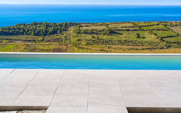 Villa Giglio di Mare: Buitenkanten, Buitenshuis, Keer bekeken, zwembad