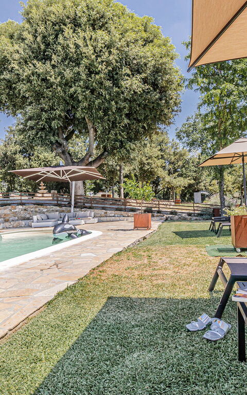 Chateau La Siroque: Buitenkanten, Buitenshuis, Tuin, zwembad