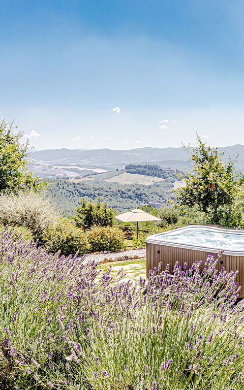 Chateau La Siroque: bubbelbad, Buitenkanten, Buitenshuis, Keer bekeken, Tuin