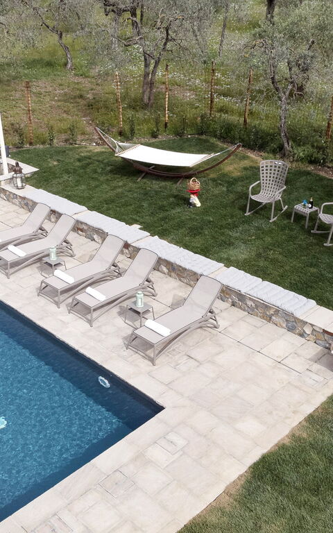 Villa Colle Di Sotto: Buitenkanten, Buitenshuis, zwembad