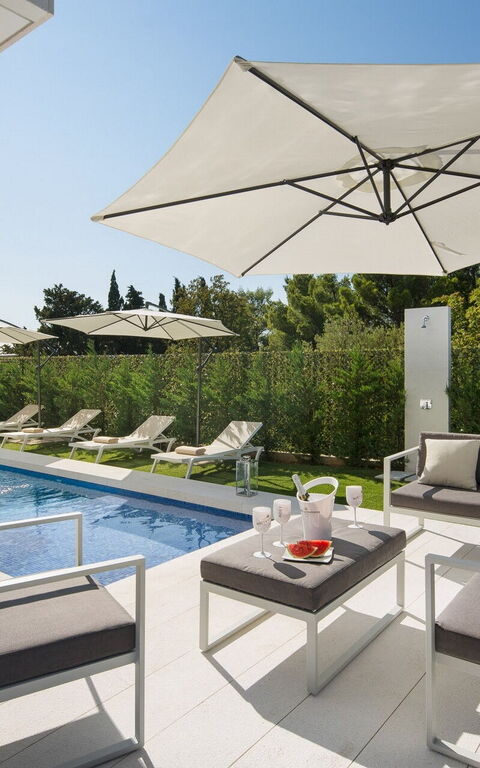 Orvas Villa 82: Balkon / terras / patio, Buitenshuis, zwembad