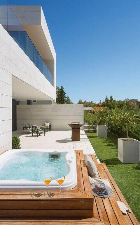 Orvas Villa 82: Balkon / terras / patio, Buitenshuis, Tuin