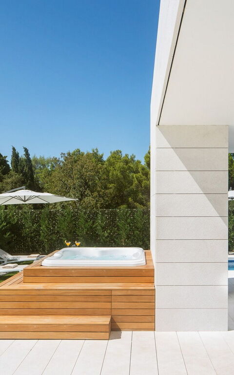 Orvas Villa 82: Balkon / terras / patio, bubbelbad, Buitenshuis, Tuin