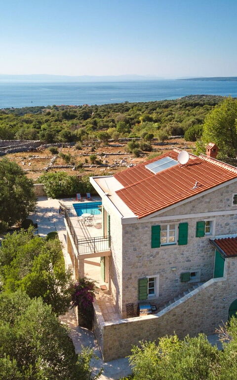 Orvas Villa 189: Buitenkanten, Keer bekeken