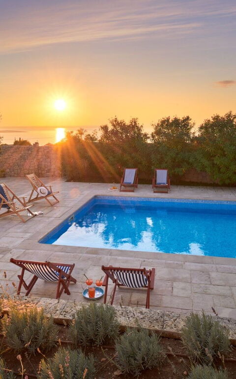 Orvas Villa 189: Tuin, zwembad