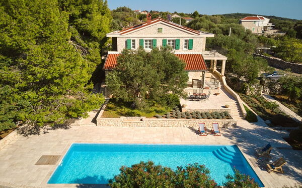 Orvas Villa 189: Balkon / terras / patio, Buitenkanten, Tuin, zwembad