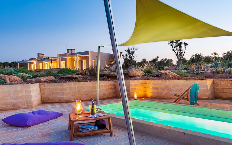 Villa Partenope: Buitenkanten, Buitenshuis, zwembad