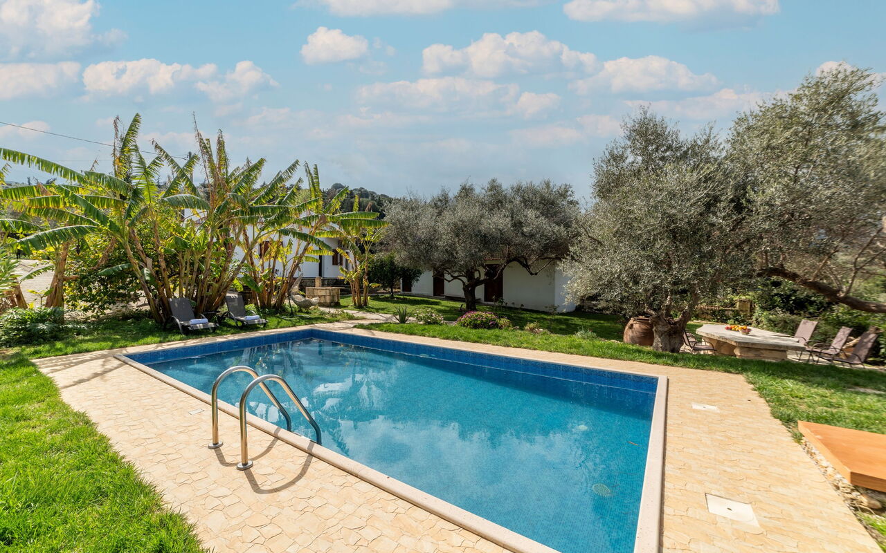 Klapas: Buitenkanten, Tuin, zwembad