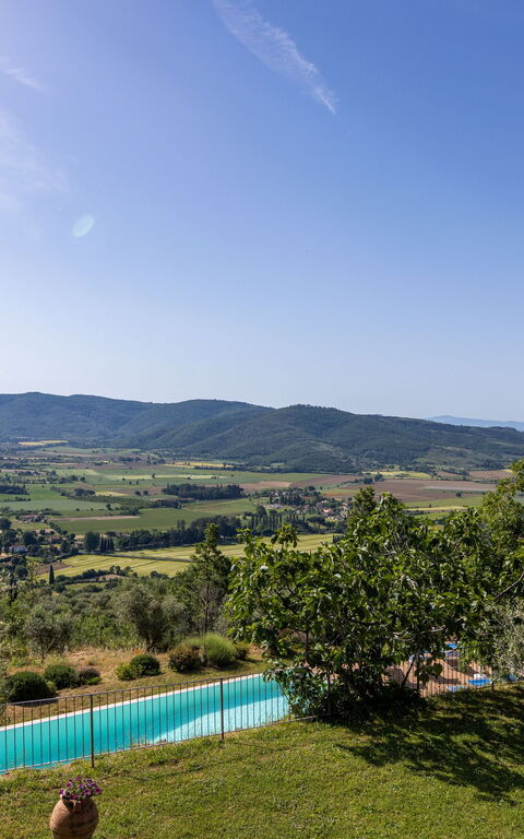 Casale Della Torre: Buitenshuis, Keer bekeken, Tuin, zwembad