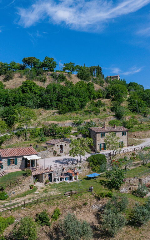 Casale Della Torre: Buitenshuis, Keer bekeken, Tuin, zwembad