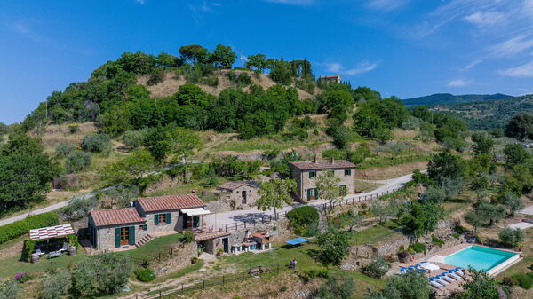 Casale della Torre: Buitenshuis, Keer bekeken, Tuin, zwembad