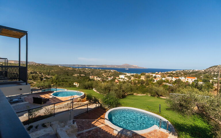 Villa Lavidona: Buitenkanten, Buitenshuis, zwembad