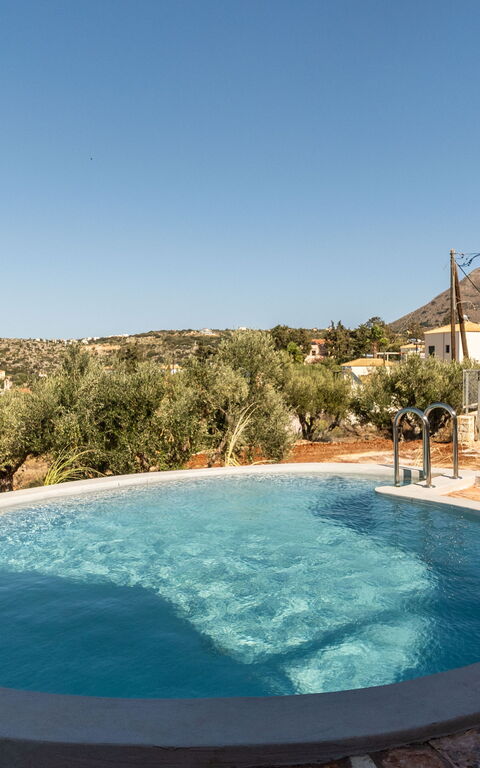 Villa Seiri: Buitenkanten, Buitenshuis, zwembad