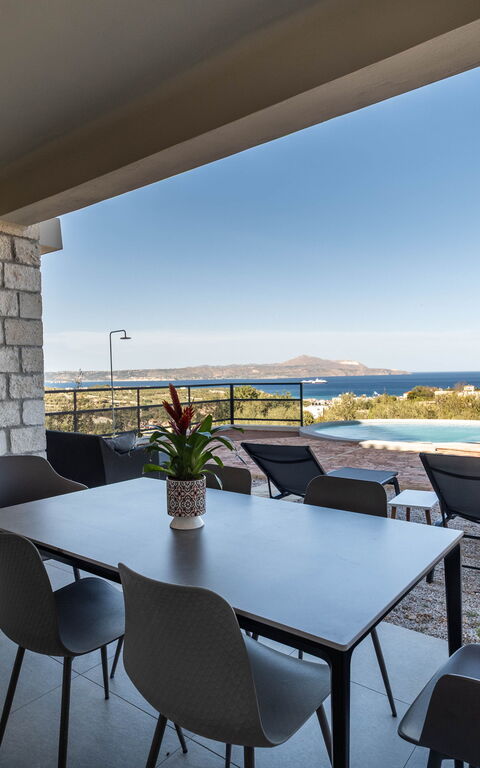 Villa Seiri: Balkon / terras / patio, Buitenkanten, Buitenshuis