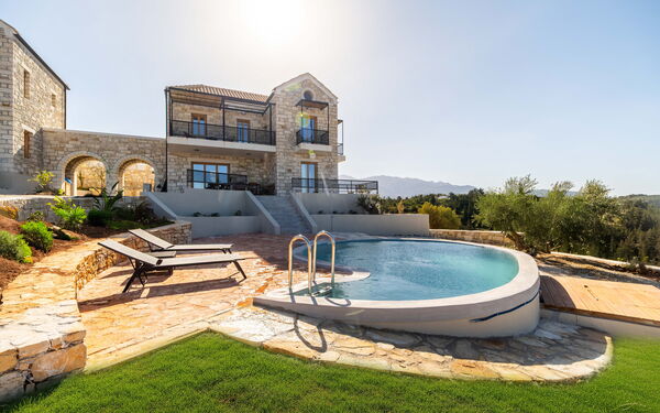 Villa Falcos: Buitenkanten, Buitenshuis, zwembad