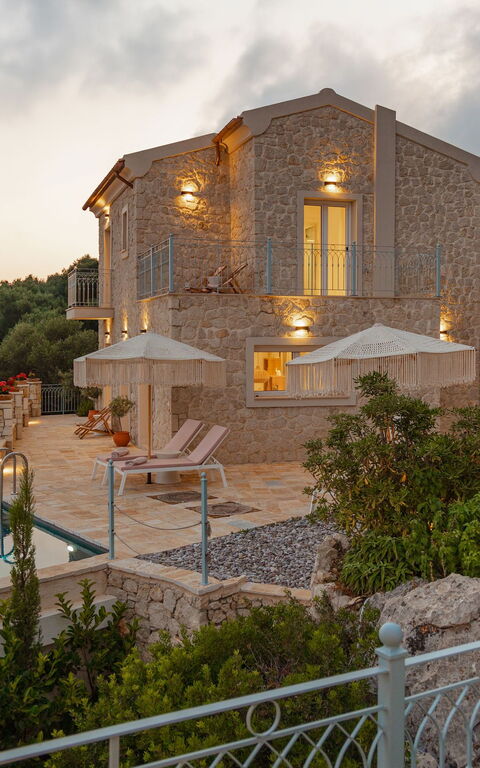 Villa Thea Mare Maistro