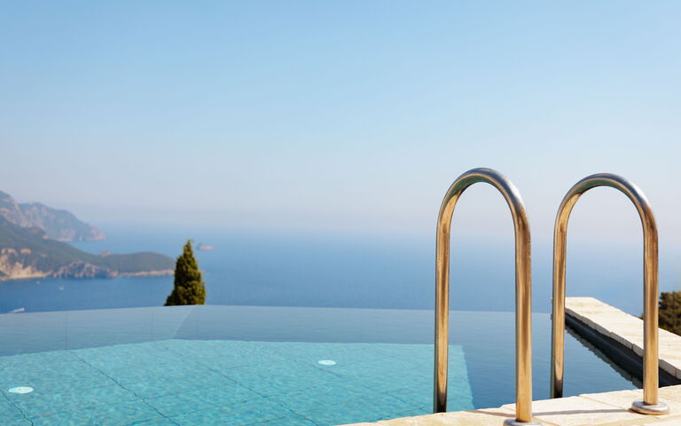 Villa Thea Mare Maistro: Buitenkanten, Buitenshuis, Keer bekeken, zwembad