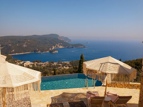 Villa Thea Mare Maistro